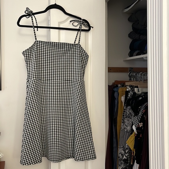 H&M Divided Black And White Checkered Spaghetti  Strap Fit and Flare Dress L New - Picture 7 of 7